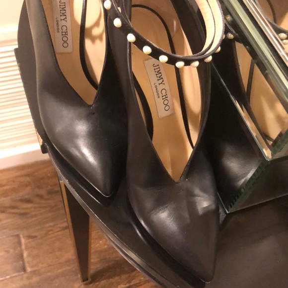 Jimmy Choo shoe - Picture 2 of 5